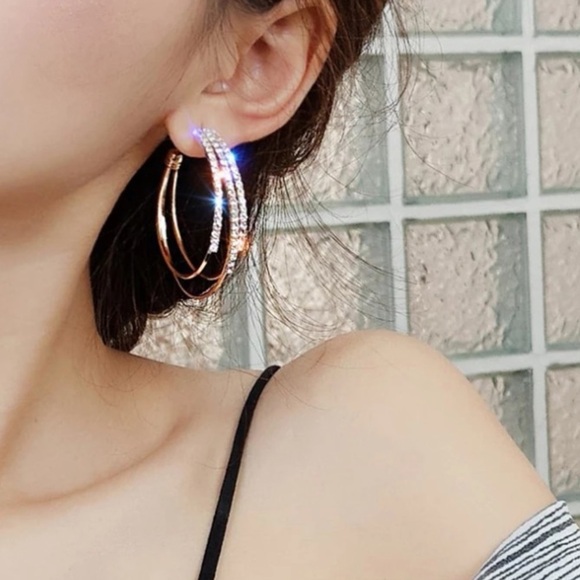 NEW Shiny Gold Circle Diamond Hoop Earrings - Picture 6 of 7